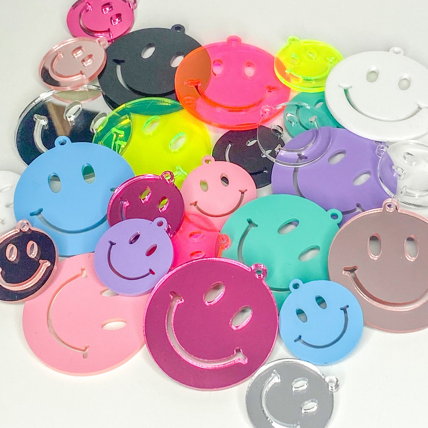 Owllaser Happy Face Acrylic Keychain, Customized colors, Bag Accessories